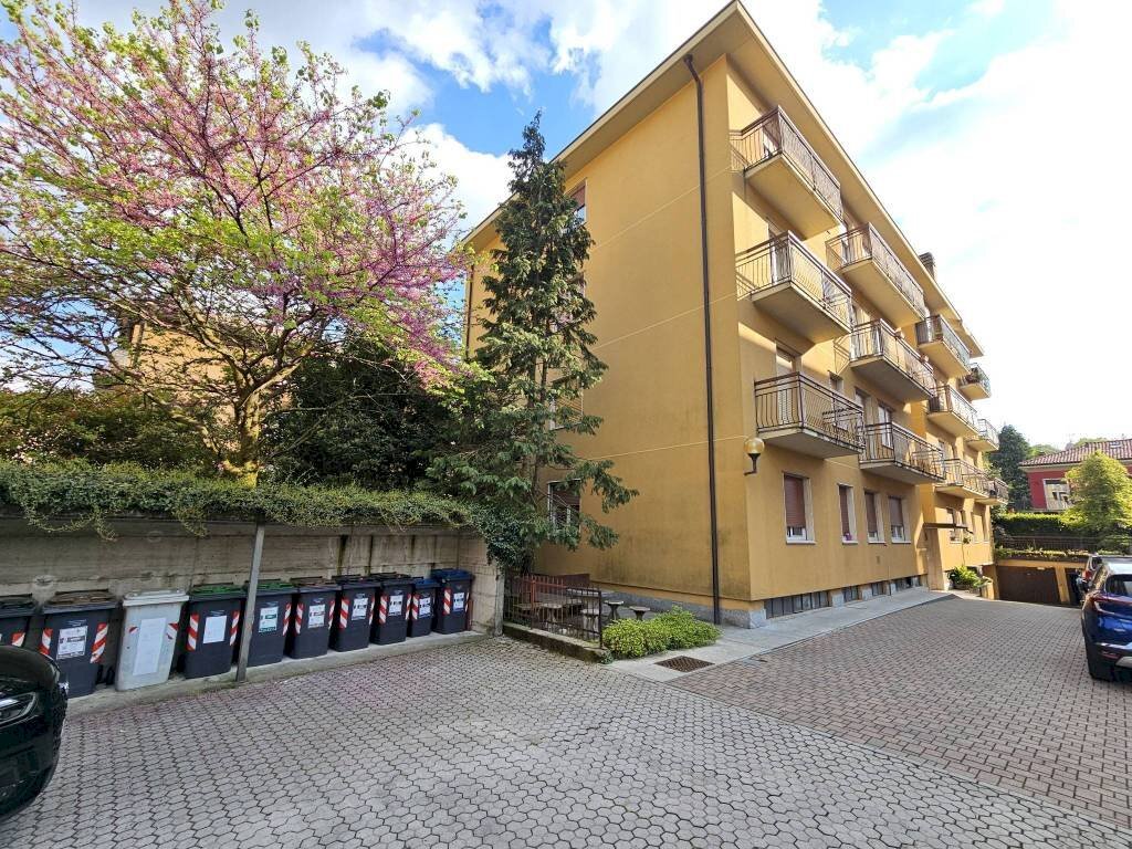 Facciata - Two-room apartment via Fratelli della Rovere, 8, Varese - photo 2