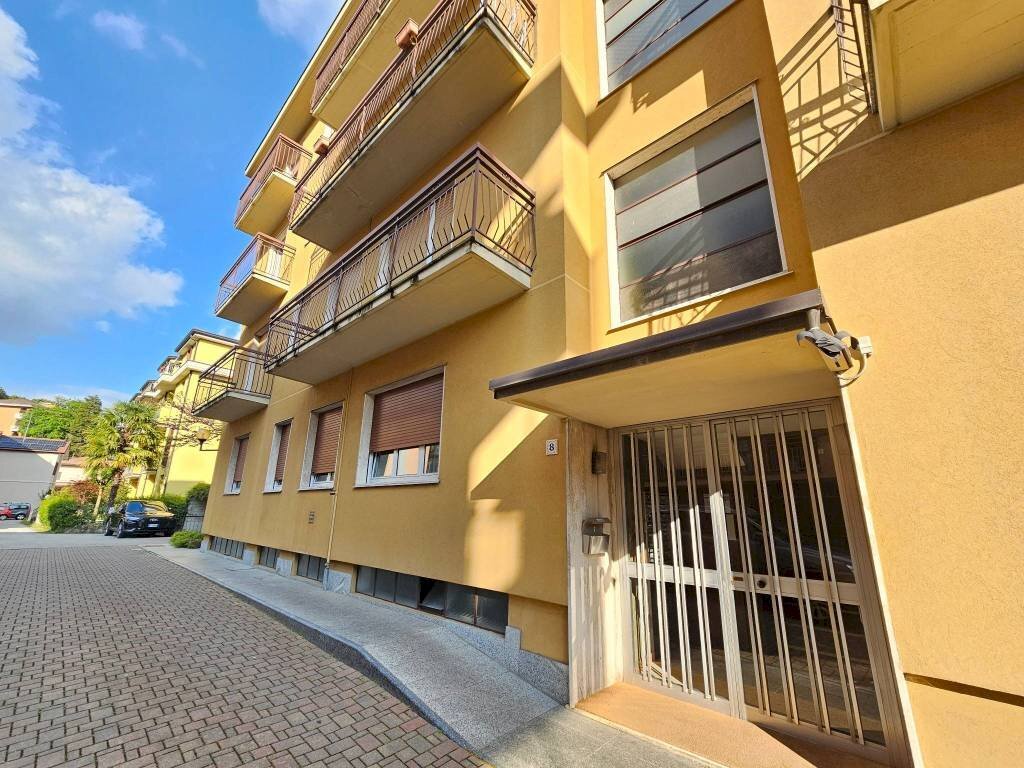 Facciata - Two-room apartment via Fratelli della Rovere, 8, Varese - photo 3