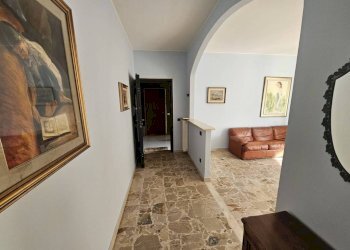 Corridoio - Two-room apartment via Fratelli della Rovere, 8, Varese - photo 16