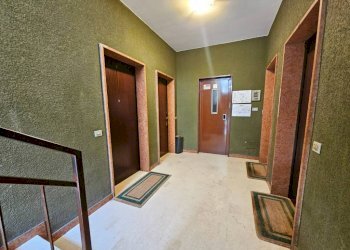 Interno palazzo - Two-room apartment via Fratelli della Rovere, 8, Varese - photo 31