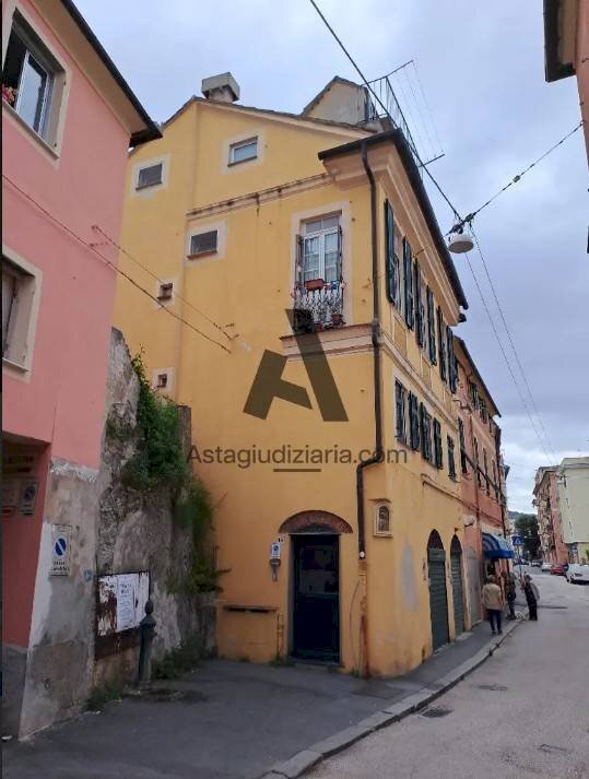 Facciata - Trilocale all'asta via Sapello, 15, Genova (zona Prà) - foto 1