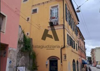 Facciata - Trilocale all'asta via Sapello, 15, Genova (zona Prà) - foto 1