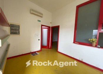Stanza non arredata - Office via Acquasanta, 31, Salerno - photo 9