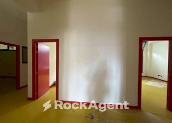 Stanza non arredata - Office via Acquasanta, 31, Salerno - photo 19