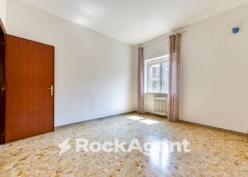 Camera da letto - Trilocale via Prolungamento Matteotti, Sarno - foto 5