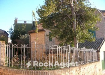 Facciata - Villa via Mura, 6, Fratte Rosa - foto 3