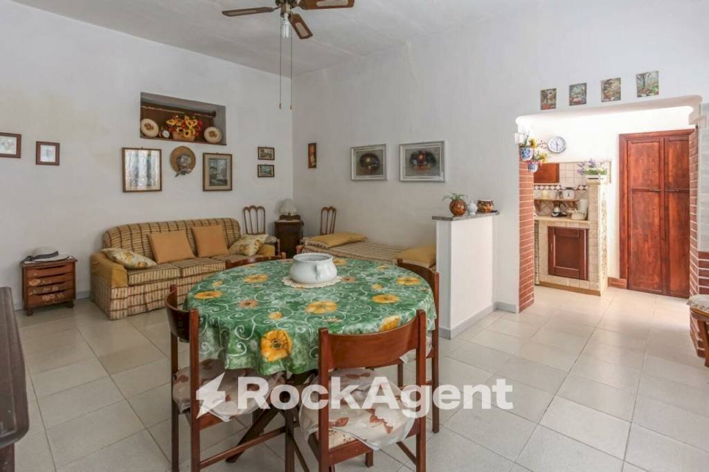 Salone - Bilocale via Piave, 1, Marina di Gioiosa Ionica - foto 2