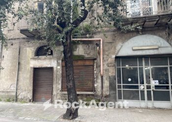 Facciata - Negozio corso V. Emanuele, 129, Angri - foto 15