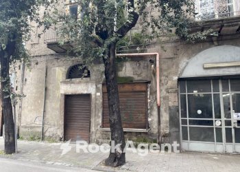 Facciata - Negozio corso V. Emanuele, 129, Angri - foto 16