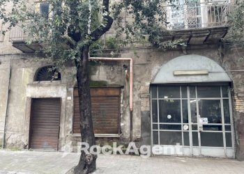 Facciata - Negozio corso V. Emanuele, 129, Angri - foto 17