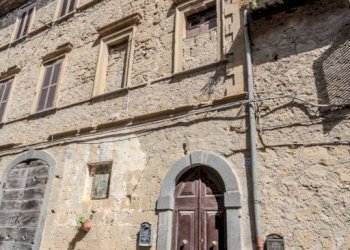 Facciata - Trilocale via della Fratta, 22, Grotte di Castro - foto 7