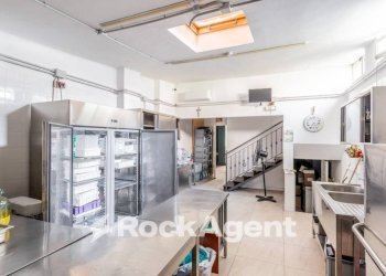 Interno non residenziale - Negozio via Scafati, 69, Sant'Antonio Abate - foto 16