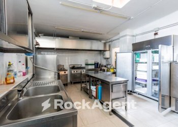 Interno non residenziale - Negozio via Scafati, 69, Sant'Antonio Abate - foto 18