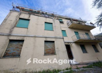 Facciata - Magazzino salita Sella, Genova (zona Apparizione) - foto 18