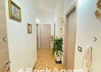 Corridoio - Trilocale via Canova, 131, Casarano - foto 2