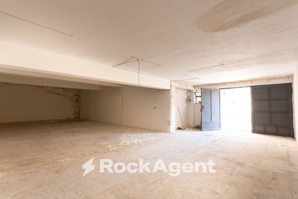 Magazzino - Warehouse via Lorenzo Maddem, 32, Acireale - photo 1
