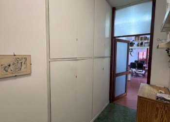 armadi a muro corridoio - Four-room apartment via Spartaco, Bologna (neighborhood Murri) - photo 26