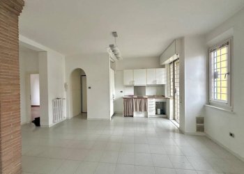 Salone - Trilocale via Pontida, Bologna (zona Borgo Panigale) - foto 6