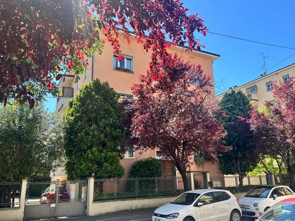 Facciata - Four-room apartment via Carlo Alberto Pizzardi, Bologna (neighborhood Massarenti) - photo 1