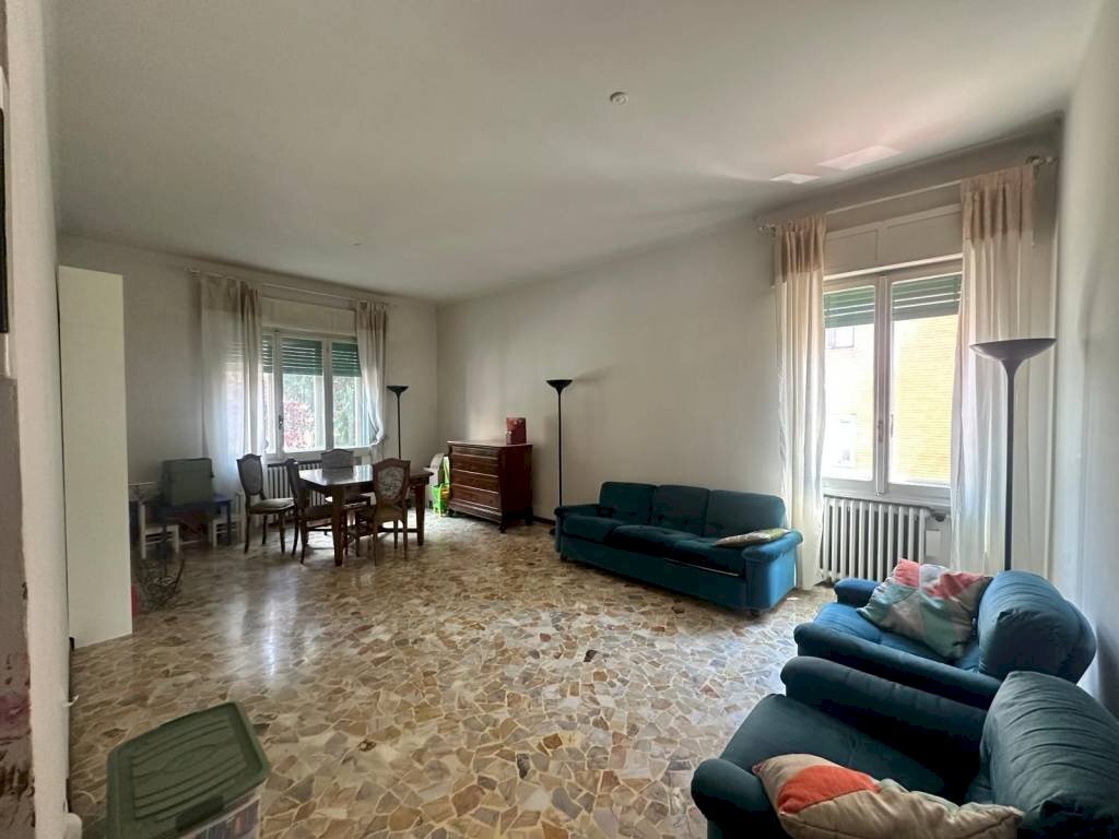 Salone - Four-room apartment via Carlo Alberto Pizzardi, Bologna (neighborhood Massarenti) - photo 2
