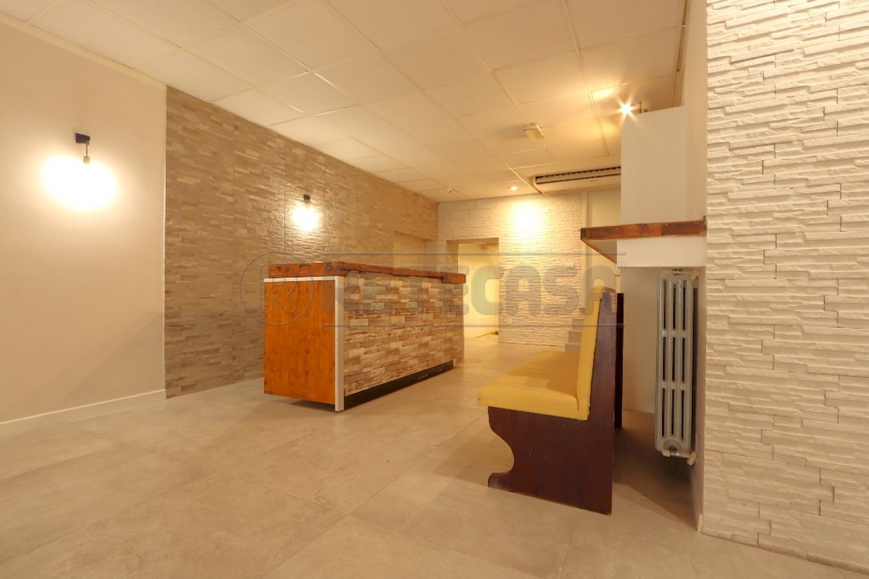 Gemini_Generated_Image_mecwu7mecwu7mecw.png - Commercial Premises Vicenza - photo 1