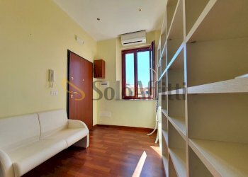 Office Via Vincenzo Ciaccio 30, Catanzaro - photo 1