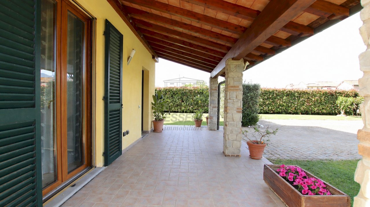 vendesi villetta con piscina - Villa Via Lombarda Lammari 293, Capannori - photo 3