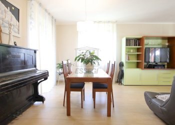 vendesi villetta con piscina - Villa Via Lombarda Lammari 293, Capannori - photo 9