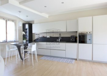 vendesi villetta con piscina - Villa Via Lombarda Lammari 293, Capannori - photo 12