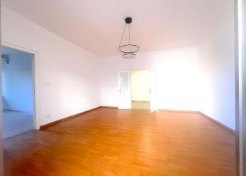 Salone - Appartamento Via della Fisica, Roma (zona EUR) - foto 23