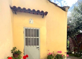stanzone - Villa Via della Chiesa di Capezzana, Prato - foto 3