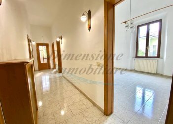 photo_6039584425139440952_y.jpg - Apartment Via Trieste, Cecina - photo 2