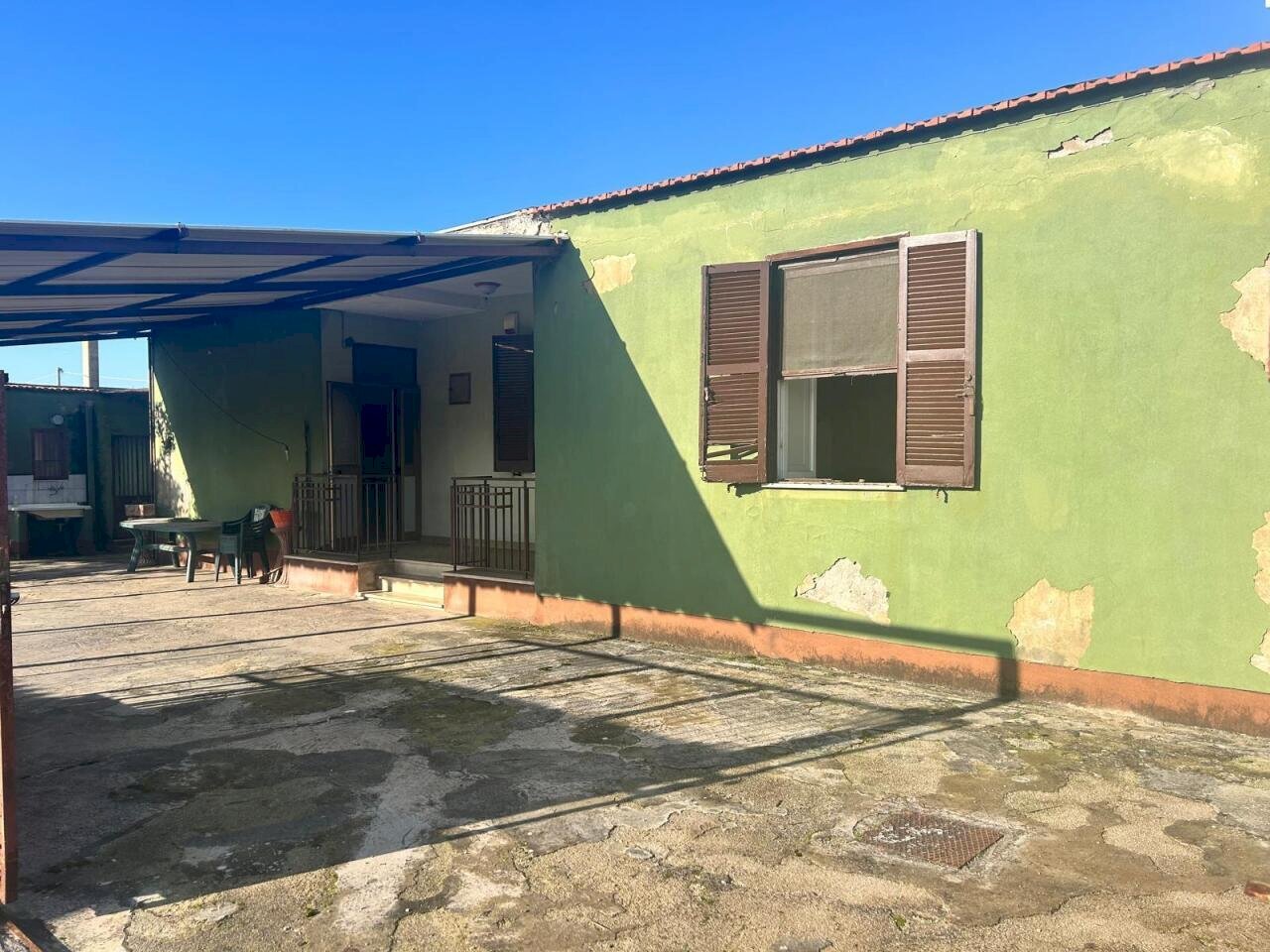 fe64d661-d283-4868-a760-8a321dec20c3.jpg - Casa indipendente Terracina - foto 1