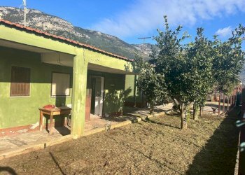 f0732da7-57c0-4a78-b95e-e56d1ec1b81a.jpg - Casa indipendente Terracina - foto 2