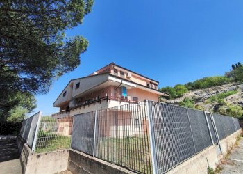 686940030_1540465561193375_6640730352993555469_n.j - Three-room apartment Via Gaetano Donizetti 50, Guidonia Montecelio - photo 2