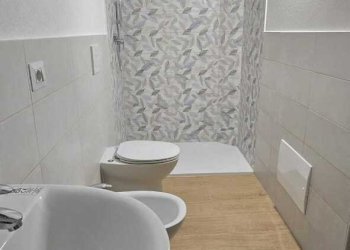 Vista Bagno con doccia.jpeg - Semi-detached house Via IV Novembre 35, Sassari - photo 8