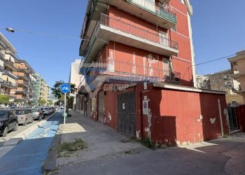 Three-room apartment Viale Tica, Siracusa - photo 1