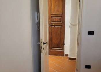 One-room apartment Via San Bernardo, Genova - photo 9