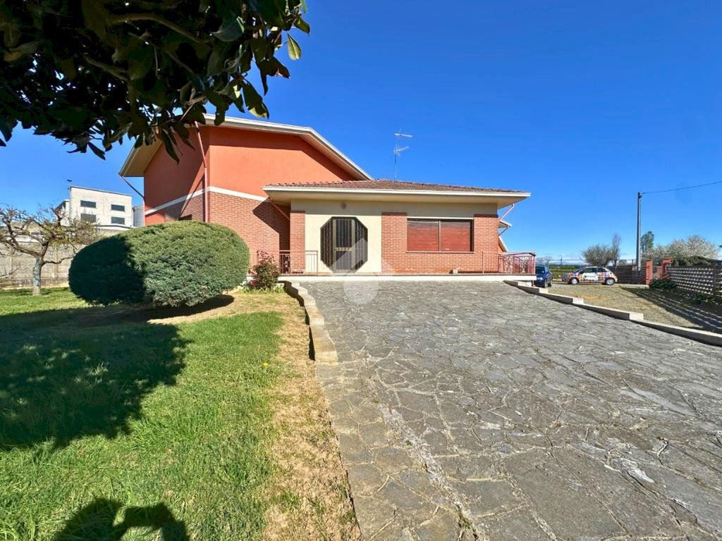 Villa Via aldo bonifacio, Crova - foto 1