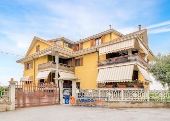 Four-room apartment Centallo - photo 25