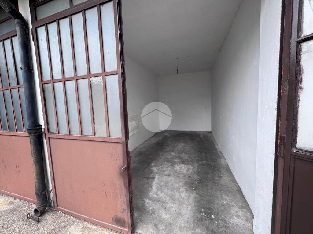 Box Via giacosa, Orbassano - photo 1