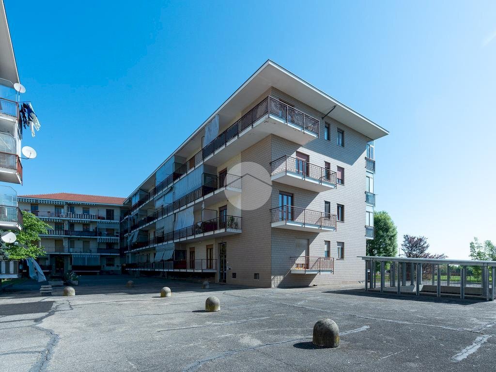 Three-room apartment Via roberto morandi, Druento - photo 1