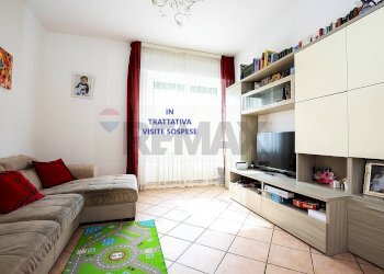 Two-room apartment Pontedecimo, Genova, Genova (neighborhood Pontedecimo) - photo 1