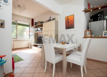 Two-room apartment Pontedecimo, Genova, Genova (neighborhood Pontedecimo) - photo 4
