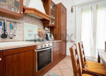 Two-room apartment Pontedecimo, Genova, Genova (neighborhood Pontedecimo) - photo 6