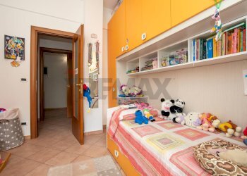 Two-room apartment Pontedecimo, Genova, Genova (neighborhood Pontedecimo) - photo 13