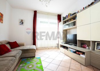 Two-room apartment Pontedecimo, Genova, Genova (neighborhood Pontedecimo) - photo 21