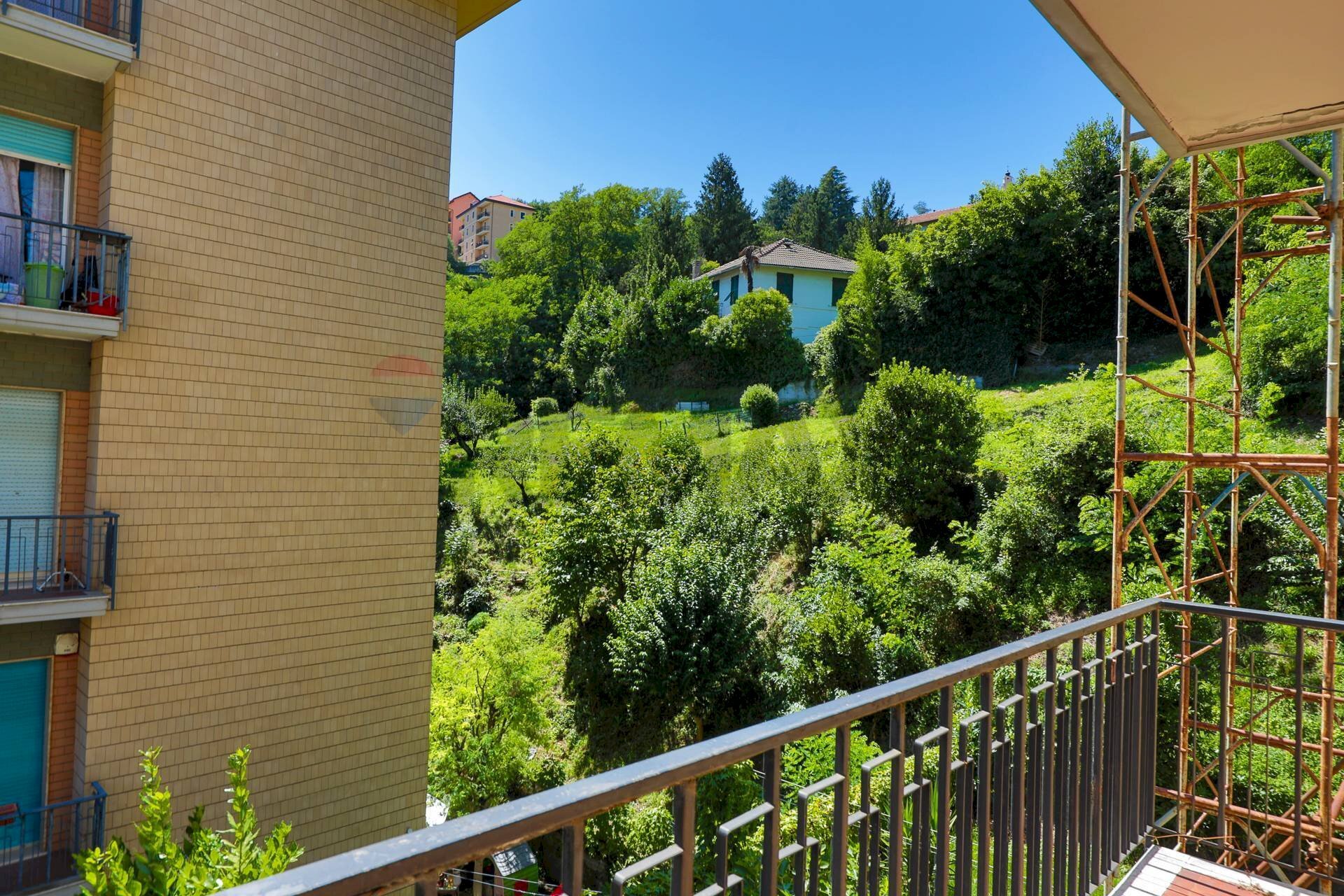 Four-room apartment Pontedecimo, Genova, Genova (neighborhood Pontedecimo) - photo 2