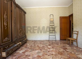 Four-room apartment Pontedecimo, Genova, Genova (neighborhood Pontedecimo) - photo 11