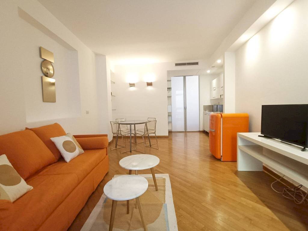 Bilocale Milano (zona Brera) - foto 1